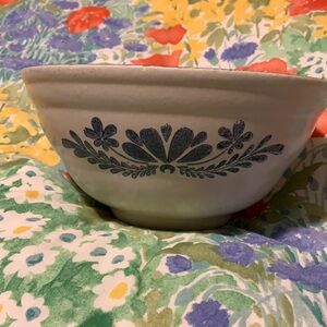 Pfaltzgraff Yorktowne Large Bowl 8” AS IS